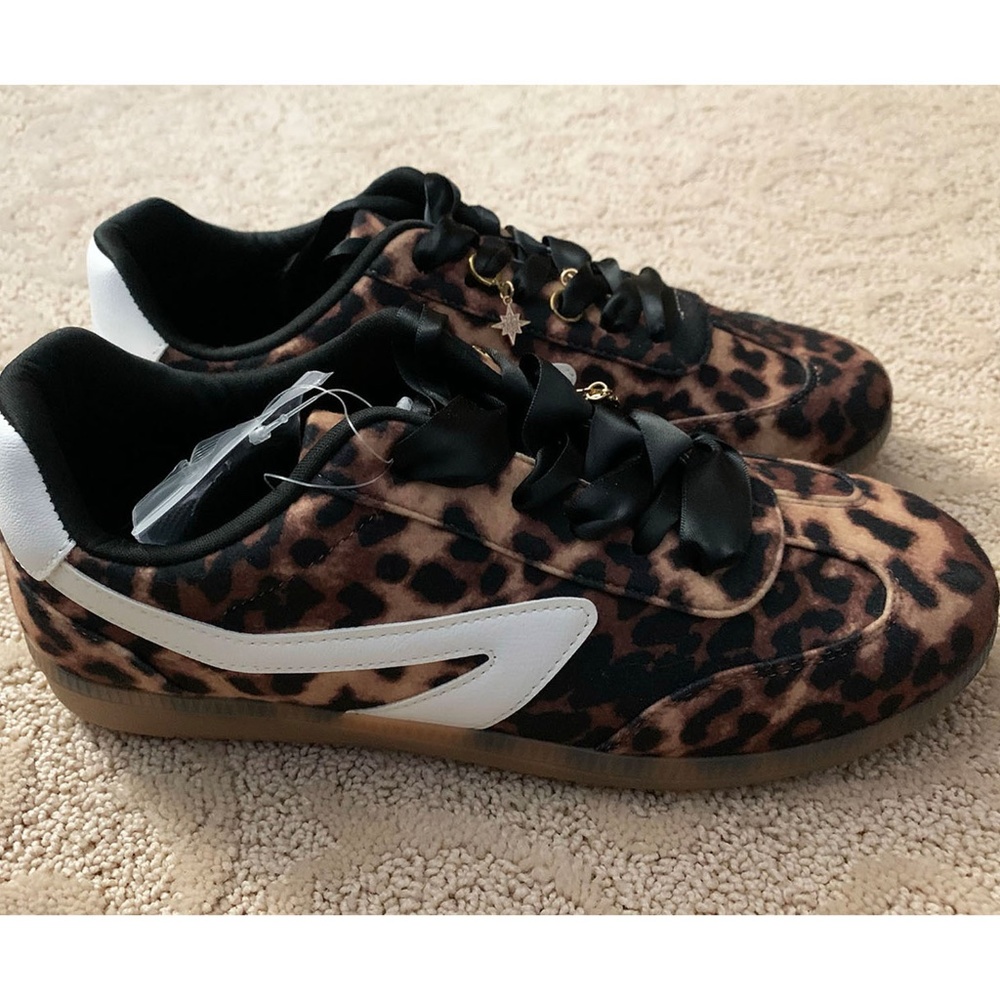 DV Dolce Vita Women's "Quantum Charm" Leopard Sneakers Size: 9.5M